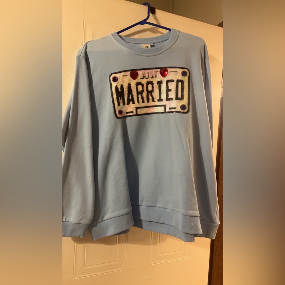 Queen of sparkles just married sweatshirt